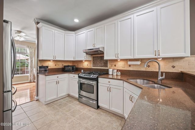 90 Banyan Boulevard, Holmdel, NJ 07733