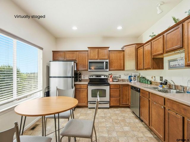 16405 Camden Avenue, Omaha, NE 68116