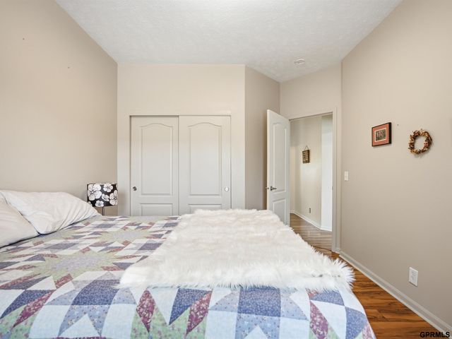 16405 Camden Avenue, Omaha, NE 68116