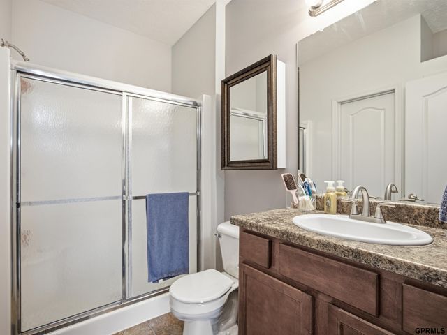 16405 Camden Avenue, Omaha, NE 68116