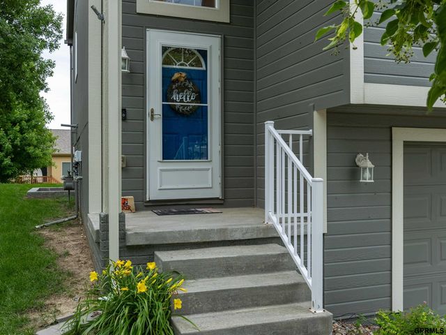 16405 Camden Avenue, Omaha, NE 68116