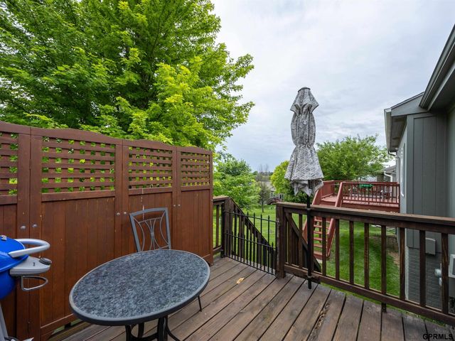 16405 Camden Avenue, Omaha, NE 68116