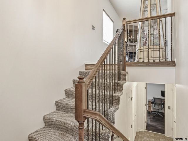 16405 Camden Avenue, Omaha, NE 68116