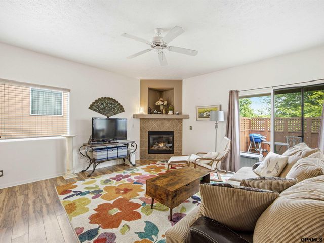 16405 Camden Avenue, Omaha, NE 68116