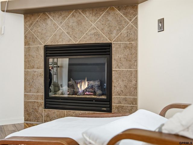 16405 Camden Avenue, Omaha, NE 68116