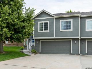 16405 Camden Avenue, Omaha, NE 68116