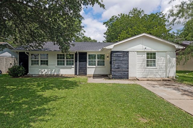 717 Willowbrook Drive, Mesquite, TX 75149