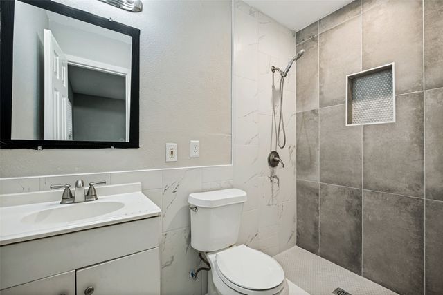 717 Willowbrook Drive, Mesquite, TX 75149