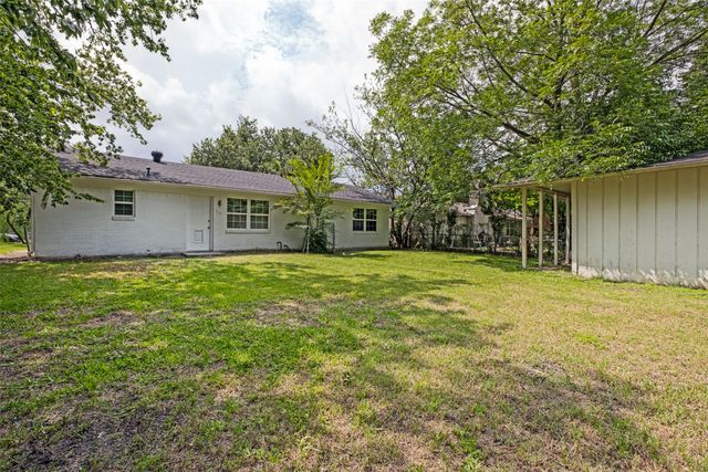 717 Willowbrook Drive, Mesquite, TX 75149