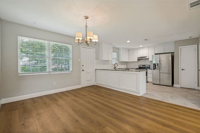 717 Willowbrook Drive, Mesquite, TX 75149