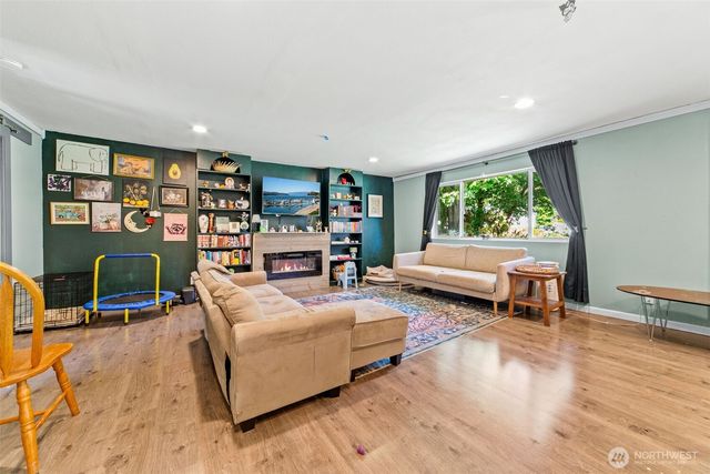 413 SW 305th Street, Federal Way, WA 98023