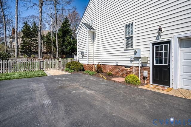 5525 Summer Creek Way, Glen Allen, VA 23059