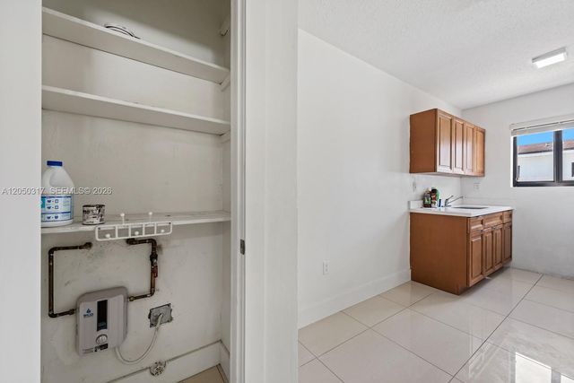1911 NW 30th St 3, Miami, FL 33142