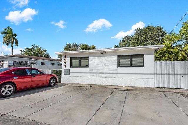1911 NW 30th St 3, Miami, FL 33142