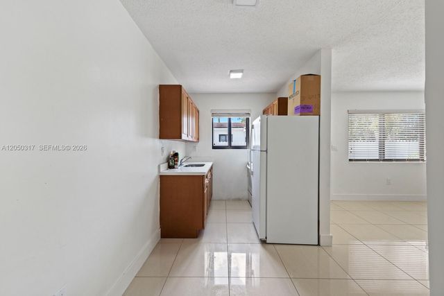 1911 NW 30th St 3, Miami, FL 33142