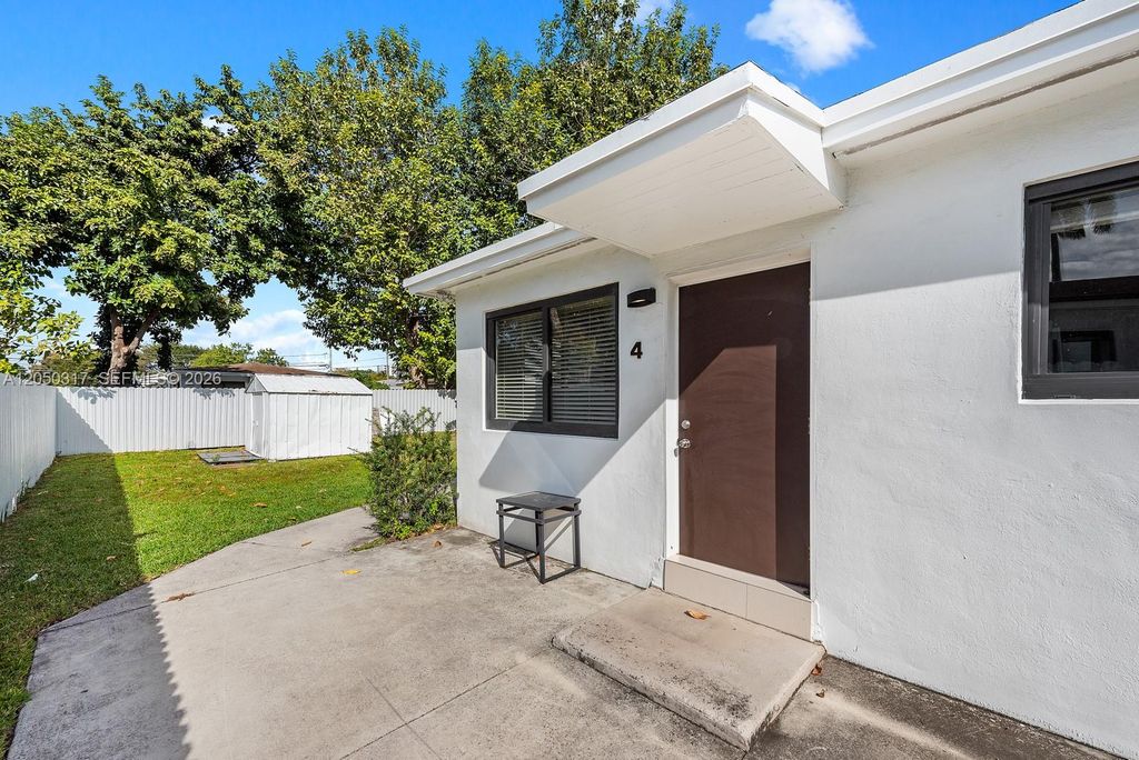 1911 NW 30th St 3, Miami, FL 33142