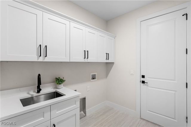 1711 SW 3rd ST, Cape Coral, FL 33991