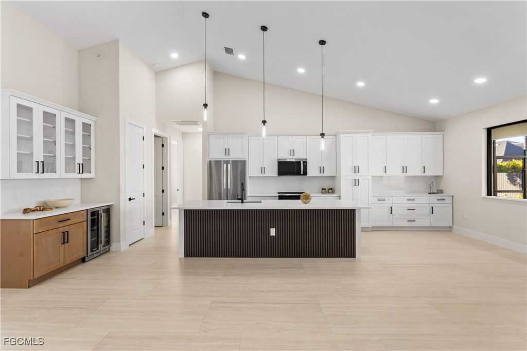 1711 SW 3rd ST, Cape Coral, FL 33991