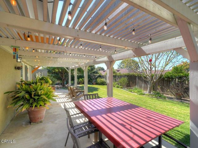 69 University Avenue, Ventura, CA 93003