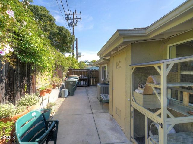 69 University Avenue, Ventura, CA 93003