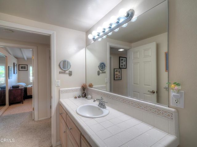 69 University Avenue, Ventura, CA 93003