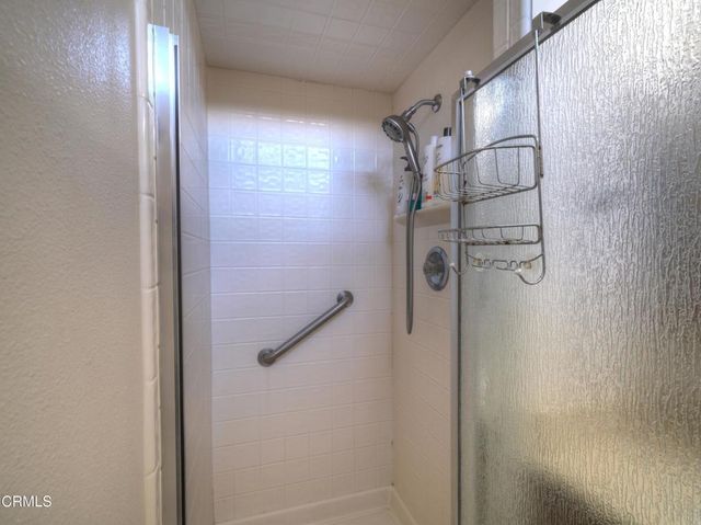 69 University Avenue, Ventura, CA 93003