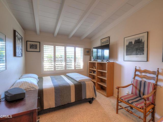 69 University Avenue, Ventura, CA 93003