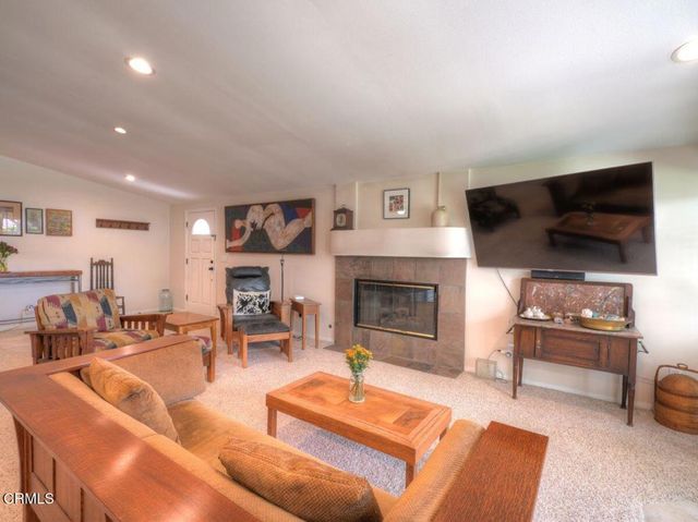 69 University Avenue, Ventura, CA 93003