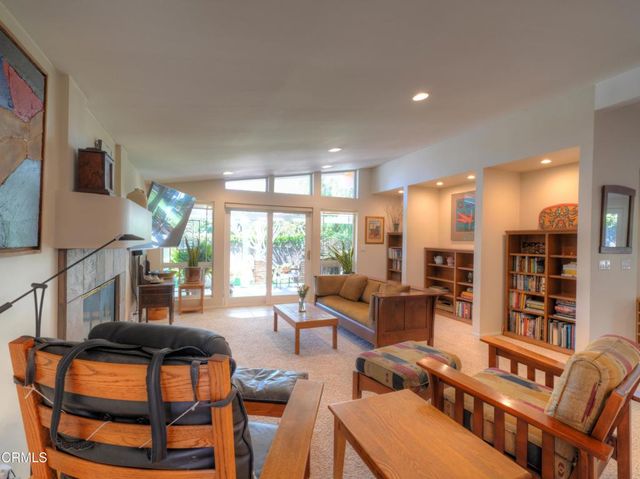 69 University Avenue, Ventura, CA 93003