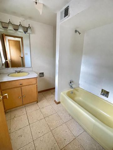 415 S MATTHEW STREET, Kimberly, WI 54136