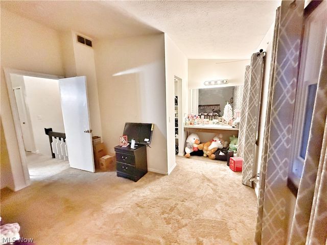 7031 Woodthrush Drive, Painesville Twp, OH 44077