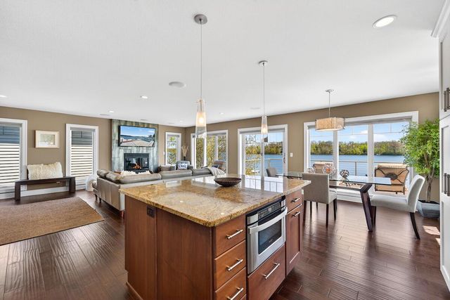 5704 Lake DRIVE, West Bend, WI 53095
