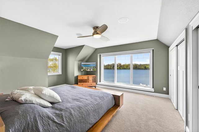 5704 Lake DRIVE, West Bend, WI 53095