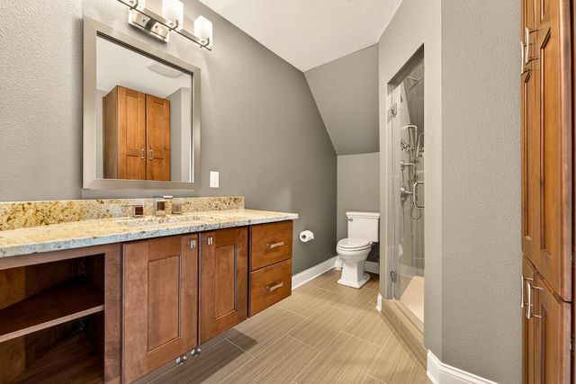 5704 Lake DRIVE, West Bend, WI 53095