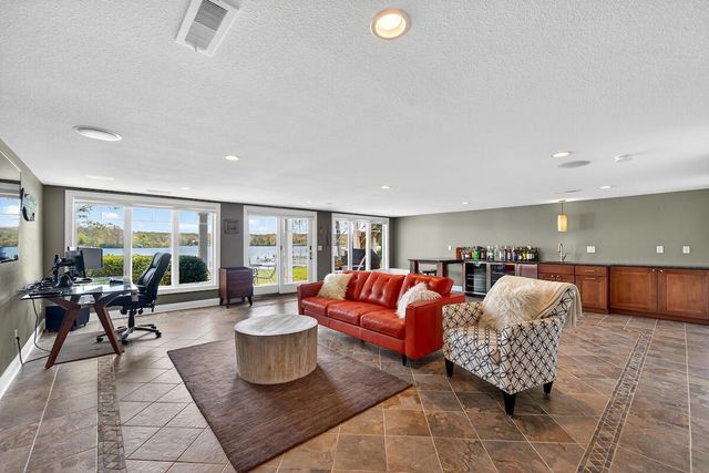 5704 Lake DRIVE, West Bend, WI 53095