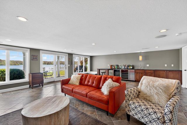 5704 Lake DRIVE, West Bend, WI 53095