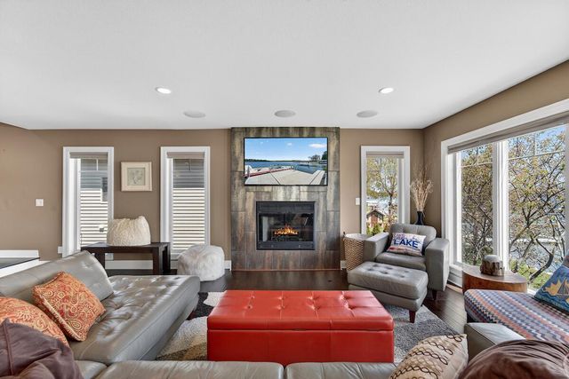 5704 Lake DRIVE, West Bend, WI 53095