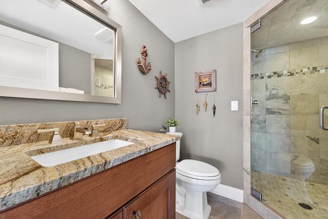 5704 Lake DRIVE, West Bend, WI 53095