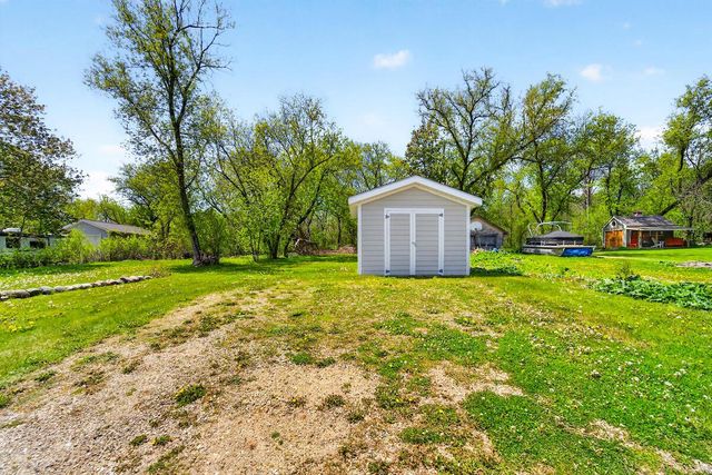 5704 Lake DRIVE, West Bend, WI 53095