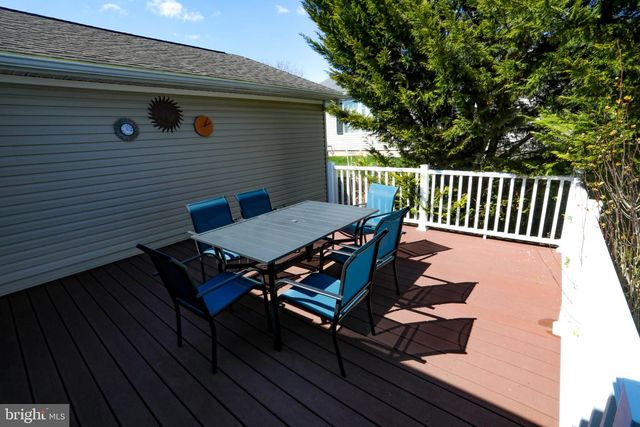 25 MIDDLEMARCH RD, Douglassville, PA 19518