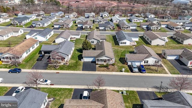 25 MIDDLEMARCH RD, Douglassville, PA 19518