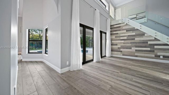 5831 NW 81st Ter, Parkland, FL 33067