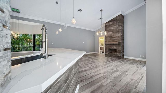 5831 NW 81st Ter, Parkland, FL 33067