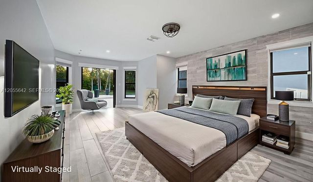 5831 NW 81st Ter, Parkland, FL 33067
