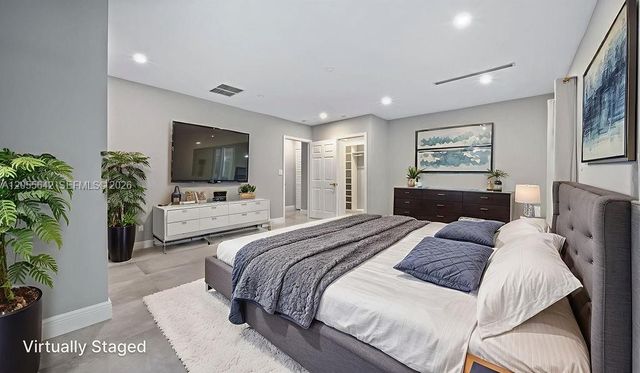5831 NW 81st Ter, Parkland, FL 33067
