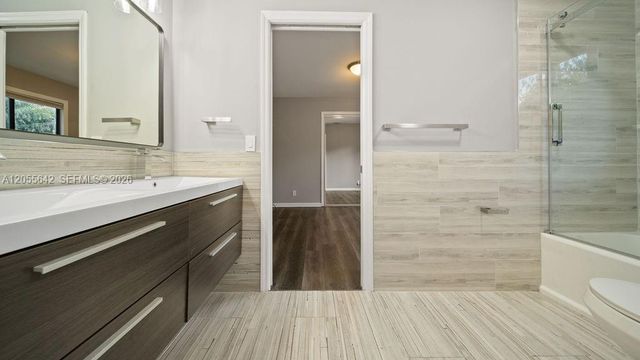 5831 NW 81st Ter, Parkland, FL 33067