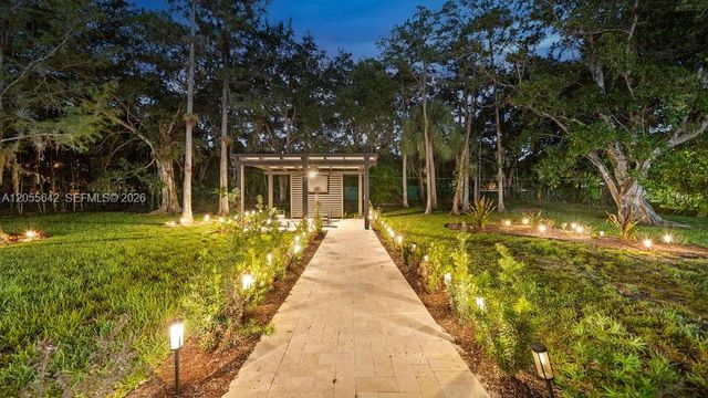 5831 NW 81st Ter, Parkland, FL 33067