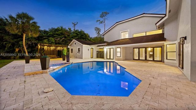 5831 NW 81st Ter, Parkland, FL 33067