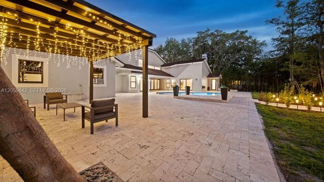 5831 NW 81st Ter, Parkland, FL 33067