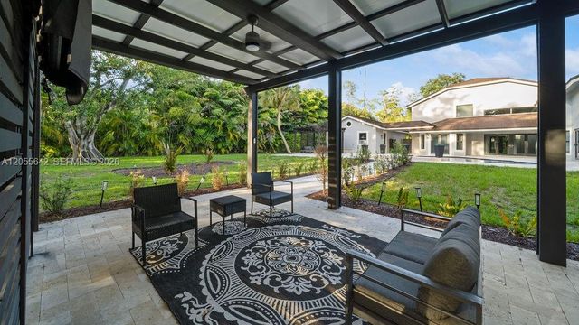5831 NW 81st Ter, Parkland, FL 33067